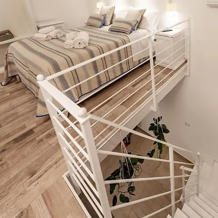 Il Cortiletto 切萨雷奥港