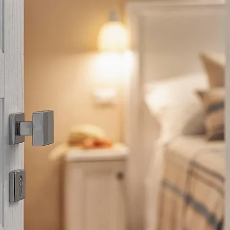 住宿加早餐酒店 Il Cortiletto 切萨雷奥港