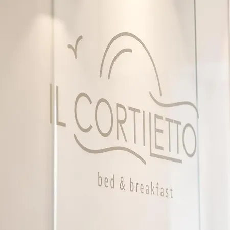 Il Cortiletto 住宿加早餐酒店 切萨雷奥港
